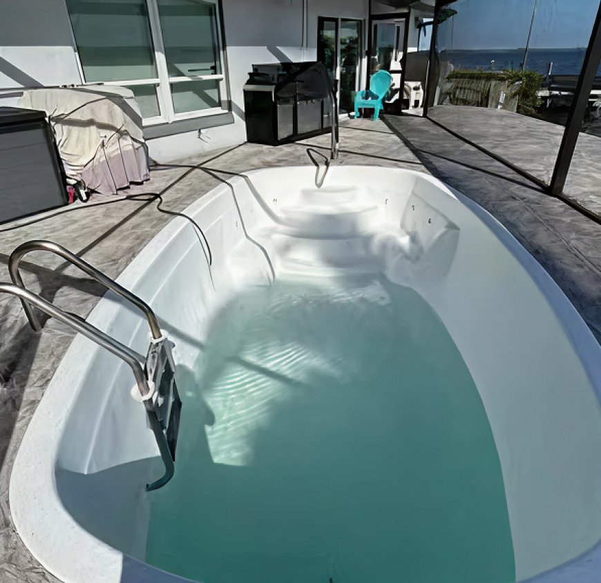 When Does a Fiberglass Pool Need Resurfacing?