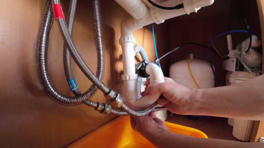 Gas Leak or Water Leak? When You Need an Emergency Plumber Right Away