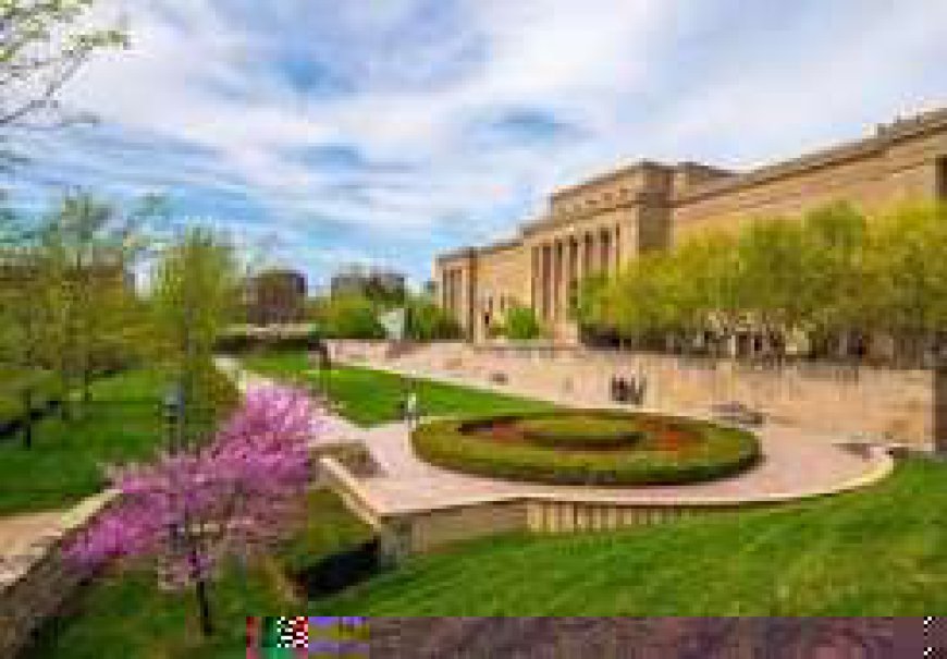 What Is the One Must-See Sight in Kansas City for a First-Time Visitor?