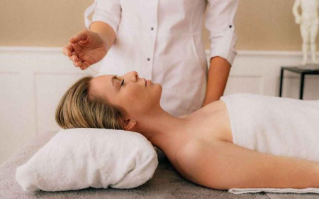 Facial Acupuncture for Jawline & Neck Tightening | Oakland