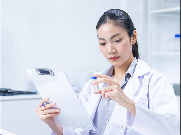 What Research Peptide COAs Reveal About Purity Claims and Testing Gaps 