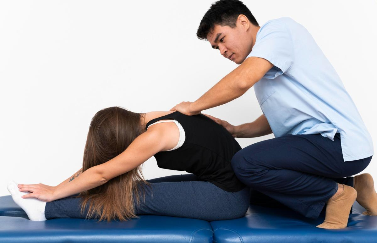 Back Rib Pain Explained: Causes, Warning Signs and Relief