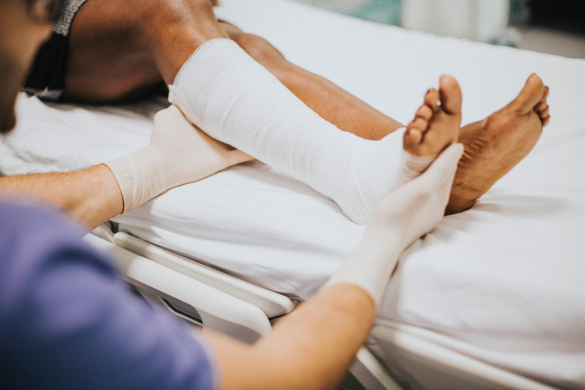What Happens During ACL Surgery? A Simple Guide from the Best Sports Injury Centre for ACL Reconstruction Surgery in Ghaziabad