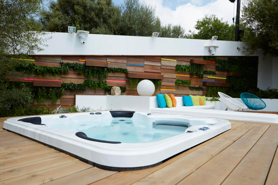 How to Reduce Hot Tub Running Costs Without Sacrificing Comfort