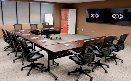 Meeting Rooms for Rent in Lakewood That Impress Clients 