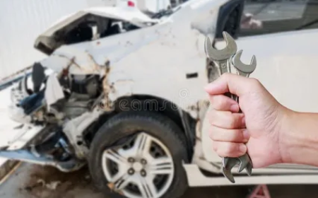 How Can an Accident Repair Centre London Restore Your Car Safely?