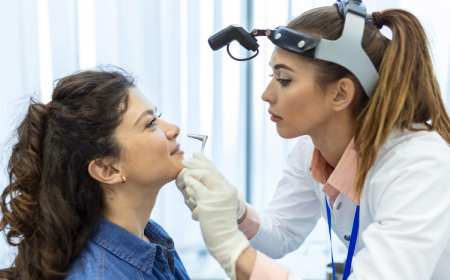 How to Find the Best Rhinology Doctor in East Delhi for Nose and Sinus Problems
