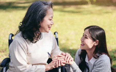 The Role of Home Care Workers in Personal Hygiene and Grooming